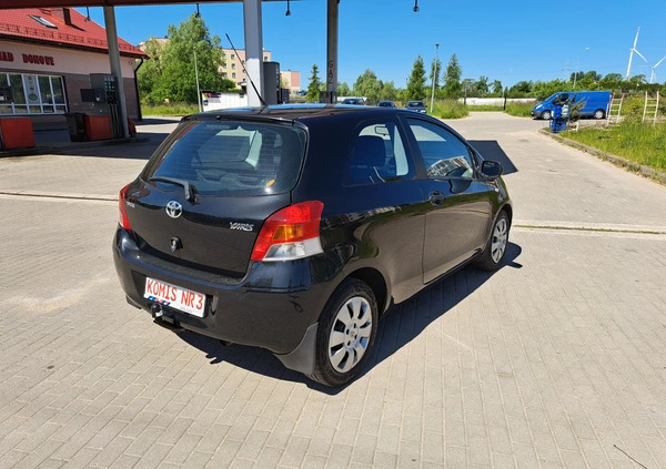 Toyota Yaris cena 15900 przebieg: 199000, rok produkcji 2009 z Zbąszyń małe 466
